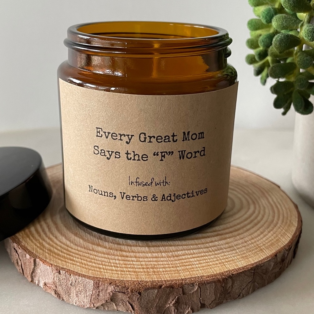 Scented homemade candles w/ trendy labels - Picture 8 of 10